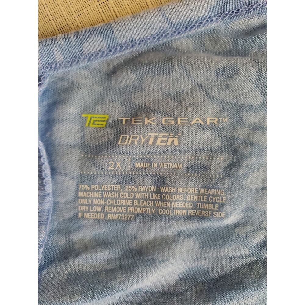 Tek Gear Womens Plus T-Shirt Size 2X Blue Dry-Tek Butterfly Keyhole Back Top - Picture 2 of 3